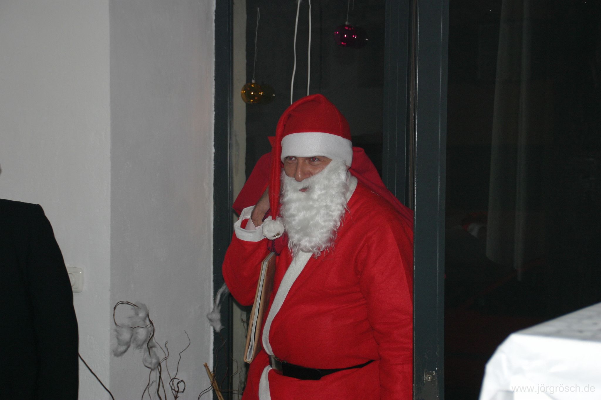200512 nikolaus.jpg - Weihnachtsfeier in München mit Bewichtelung